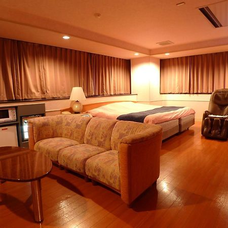 Golf Nirasaki Inter (Adults Only) Hotel Exterior photo