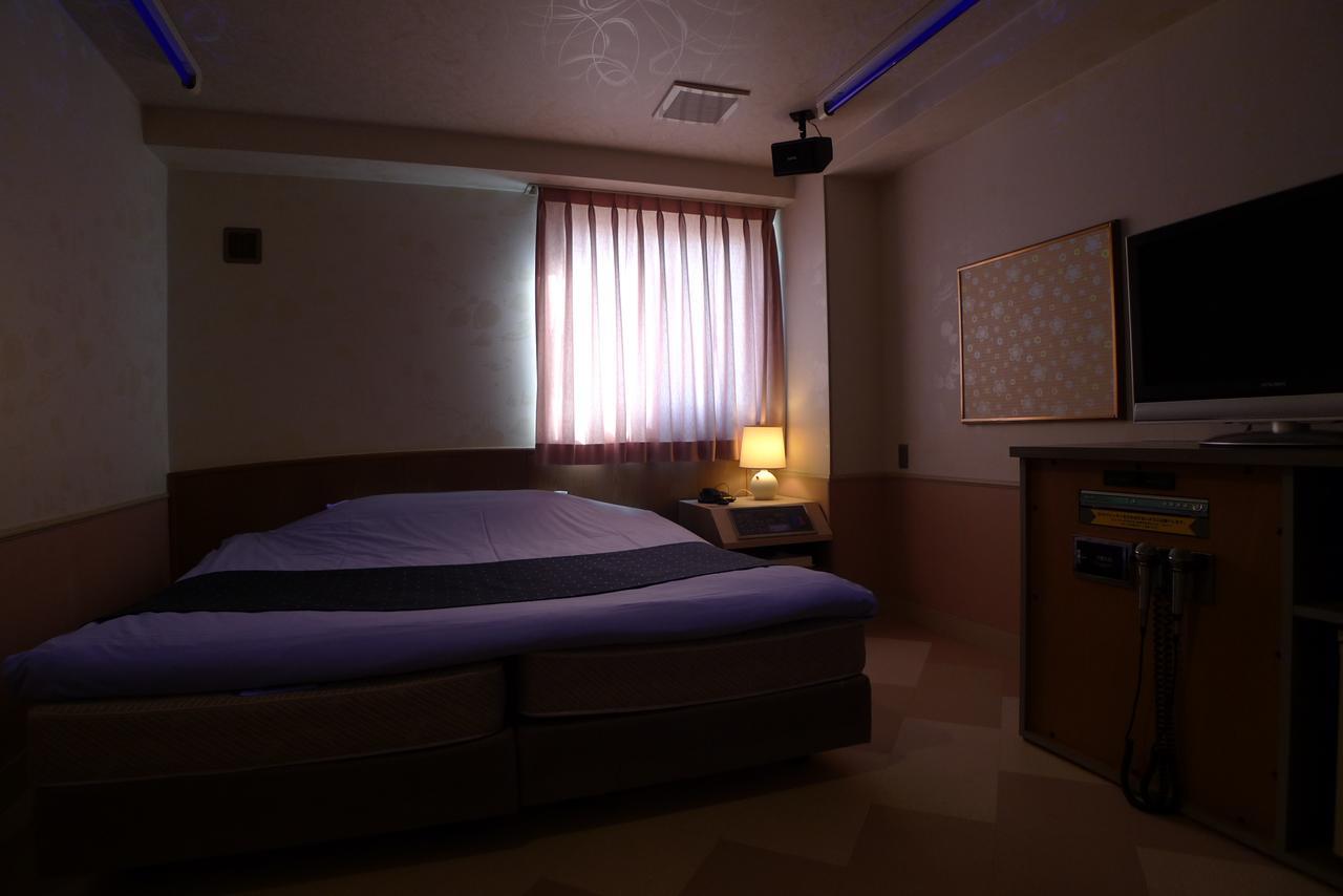 Golf Nirasaki Inter (Adults Only) Hotel Exterior photo