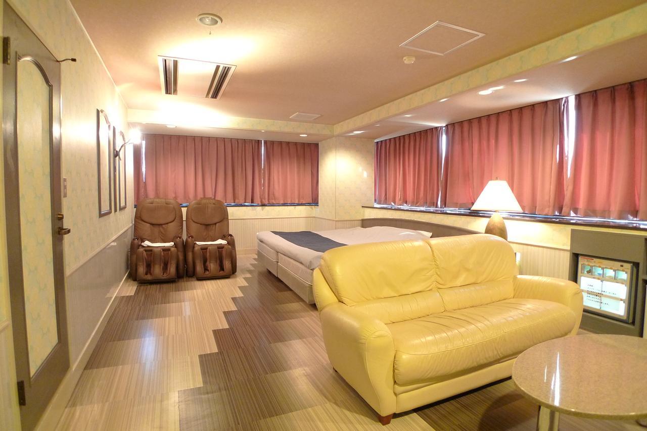 Golf Nirasaki Inter (Adults Only) Hotel Exterior photo