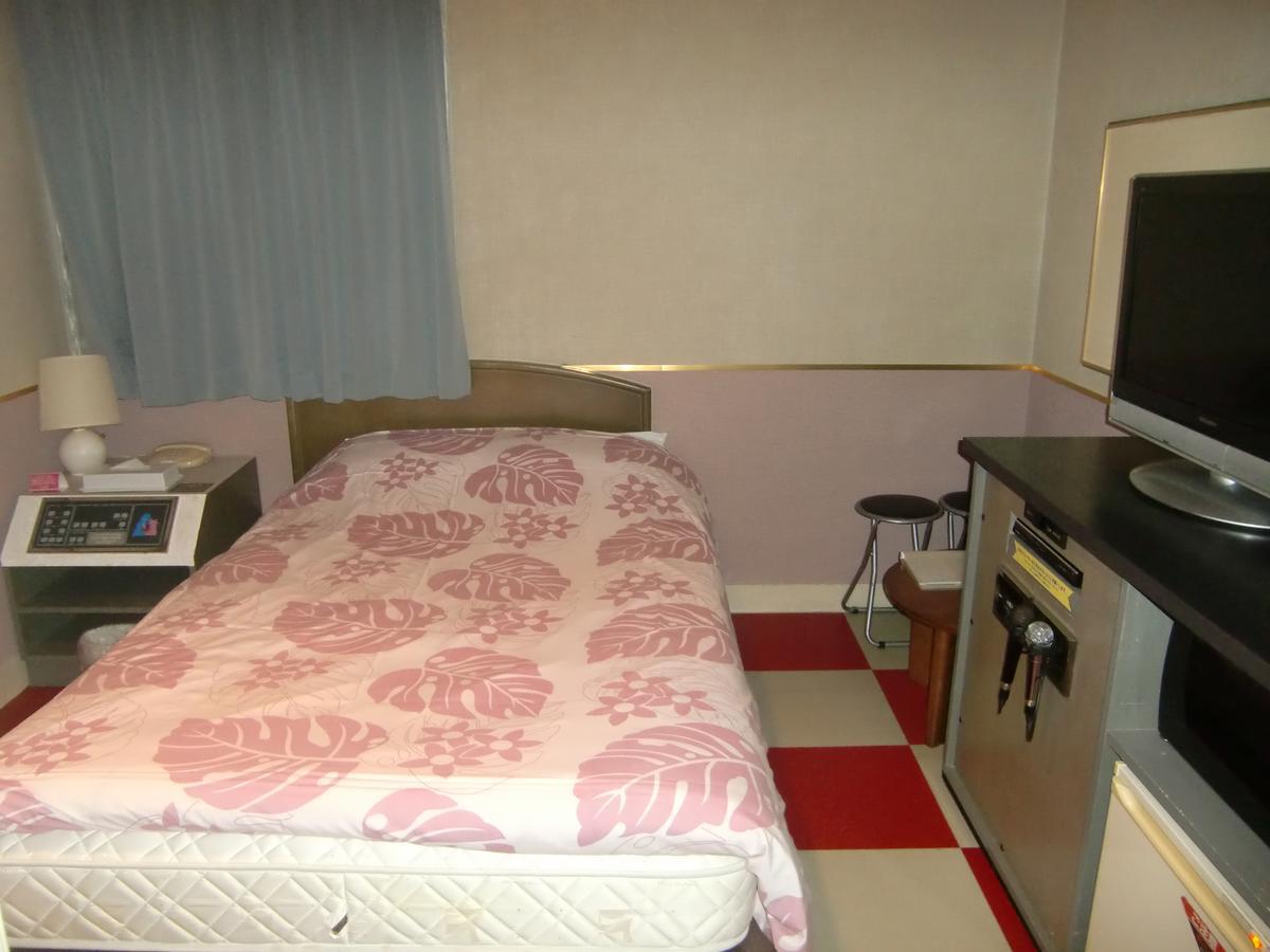 Golf Nirasaki Inter (Adults Only) Hotel Exterior photo